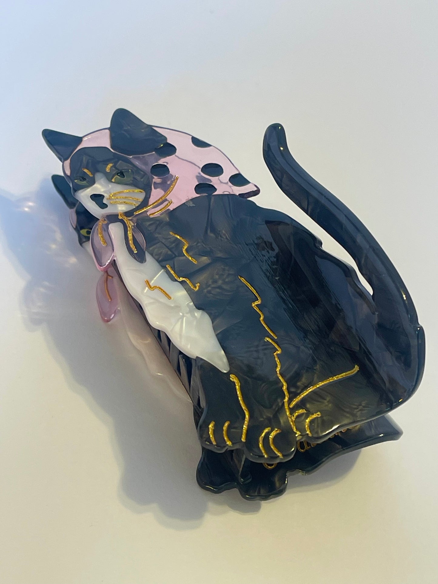 Ashcroft Tuxedo Cat Hair Claw