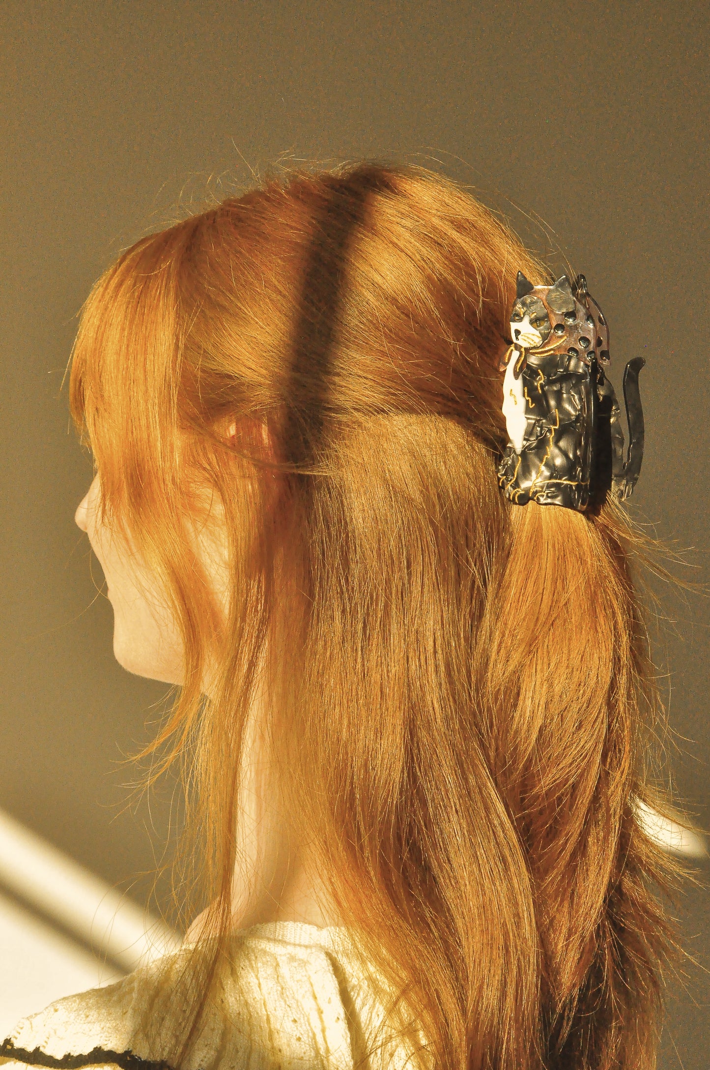 Ashcroft Tuxedo Cat Hair Claw