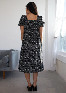 Kiera Long Dress Pixie Daisy in Caviar