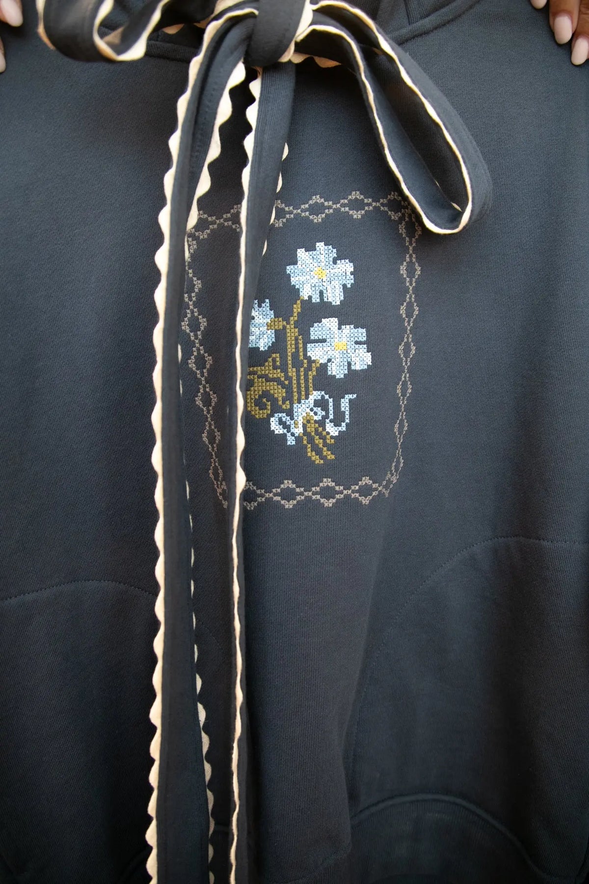 Andi Bow Hoody (Pre-Order) Saint Geraldine