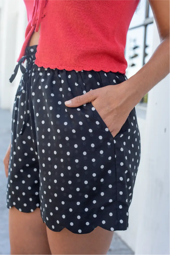 Hatfield Scallop Short Saint Geraldine