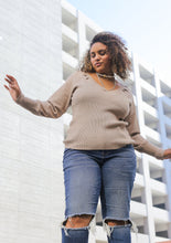 Load image into Gallery viewer, Jonesy Sweater in Heather Oat
