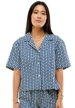 Load image into Gallery viewer, Sandoval Boxy Crop Shirt Wish Floral Embroidery in Chambray
