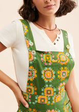 Load image into Gallery viewer, Suggs Jr. Shortall in Piquant Green
