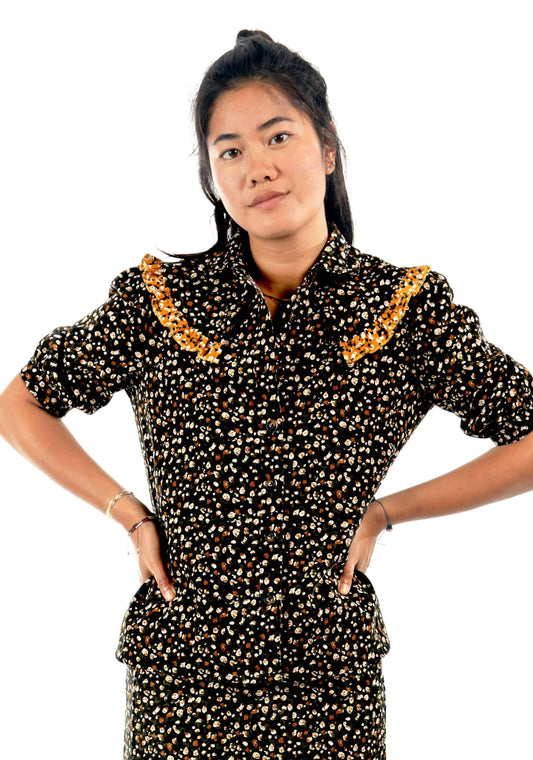 Marcy Ruffle Collar Top in Midnight/Gold Ditzy Floral